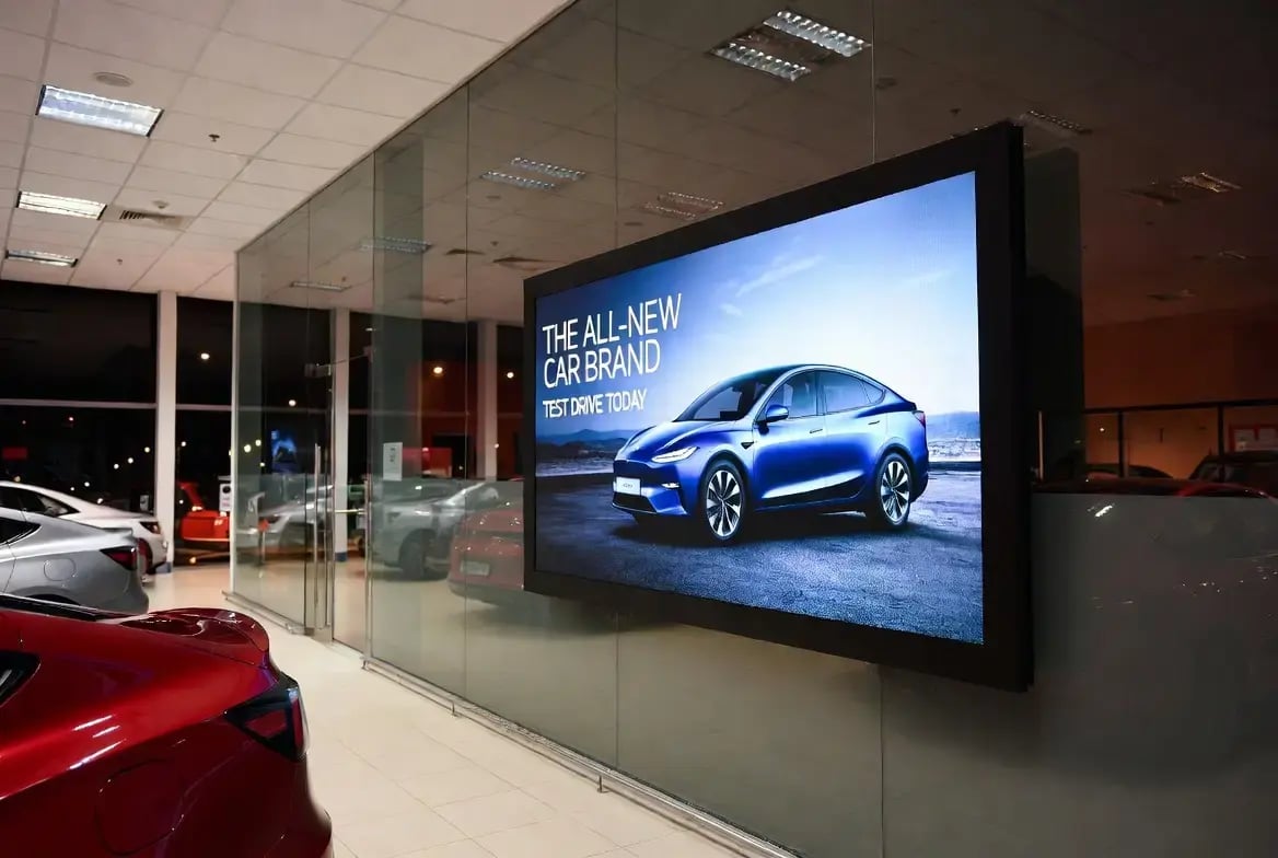 digital-signage-in-car-dealers